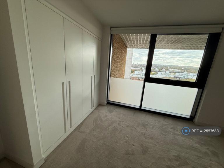 1 bedroom flat in Mercier Court, London, E16 (1 bed) (#2657683)