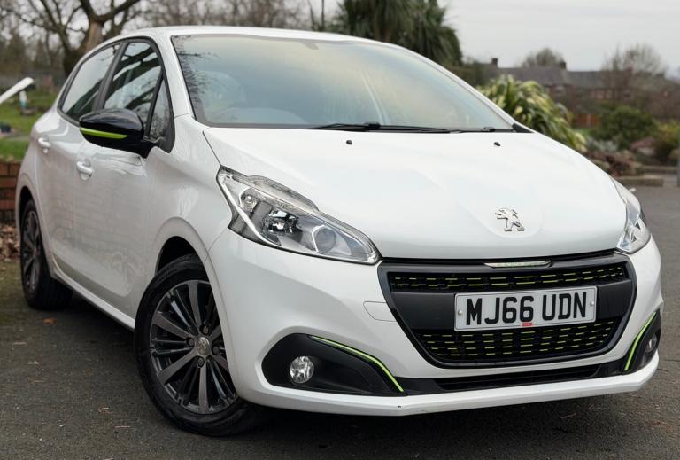 2016 Peugeot 208 1.2 PureTech Active Design Lime 5dr HATCHBACK Petrol Manual