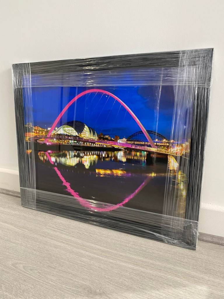 Gateshead Millennium Bridge – Black Framed Picture (56 x 46cm)