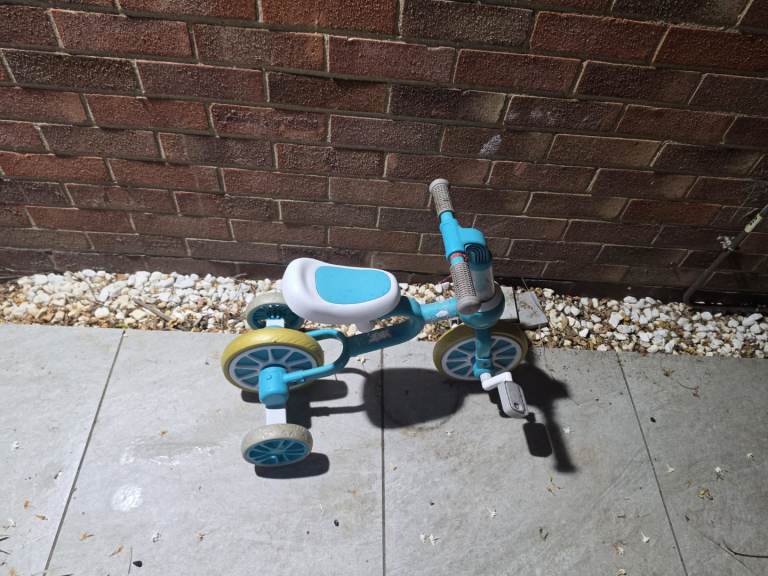 Kids tricycle 