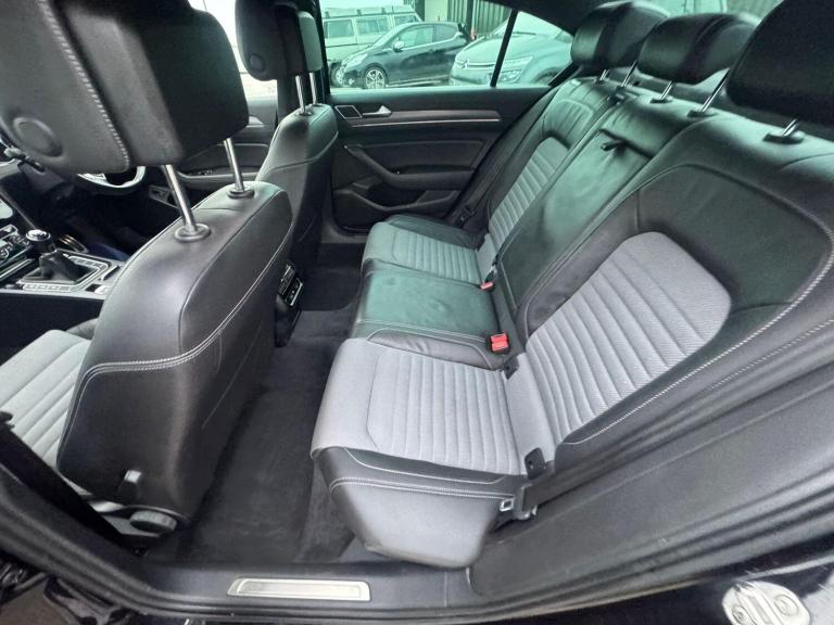 2015 Volkswagen Passat 2.0 TDI SCR 190 R-Line 4dr SALOON DIESEL Manual