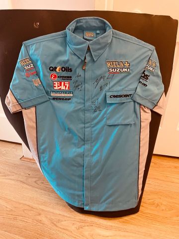 Official Rizla Suzuki Racing Team Pit Shirt – Signed / Autographed