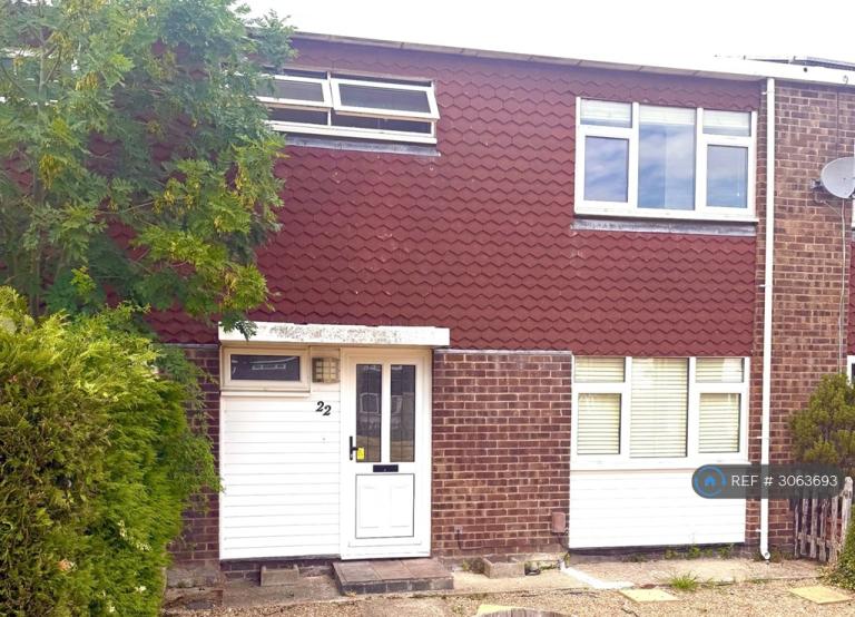3 bedroom house in Masons Court, Aylesbury, HP19 (3 bed) (#3063693)