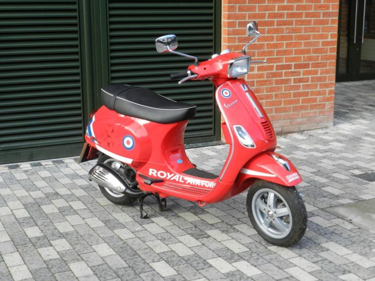 Piaggio Vespa S 125 Red Arrows Special Edition