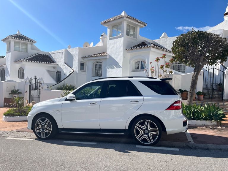 2014 Mercedes ML 63 AMG Mint 