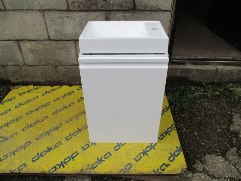 White Wall Mounted 1 Door Compact Vanity Unit
