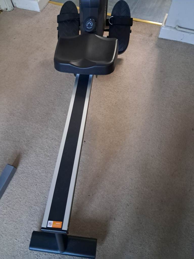 Rowing machine 