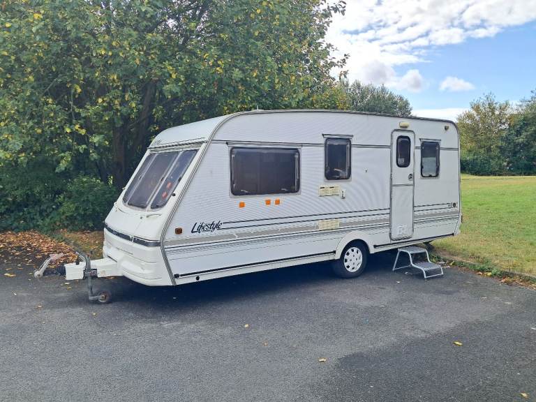 Swift Lifestyle 5-Berth Caravan 2001
