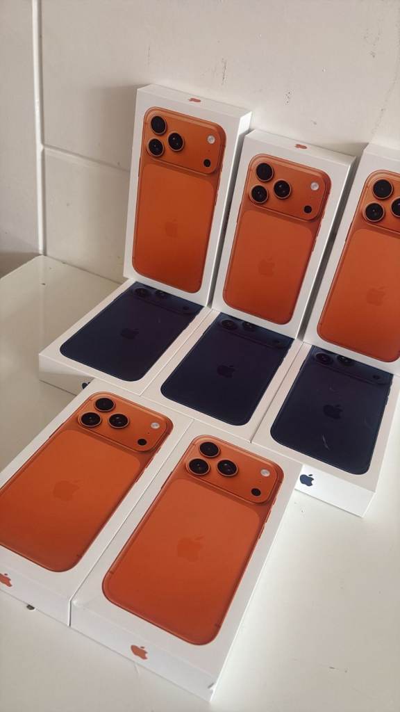 iPhone 17 pro 256gb £800 512gb £880 like new 1TB £940 with Apple Warranty