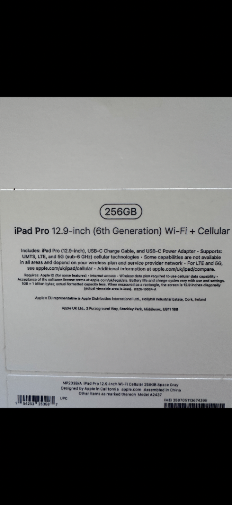 Apple iPad 12.9” 6th Generation excellent condition