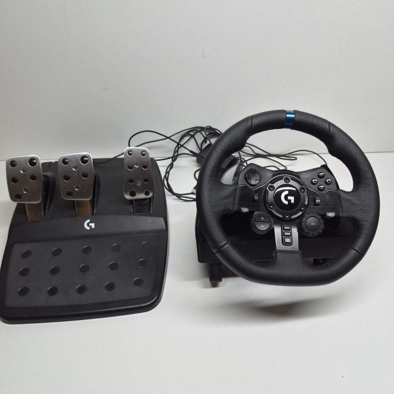 Logitech G923 Racing Wheel & Pedals PS5 PS4 PC TRUEFORCE