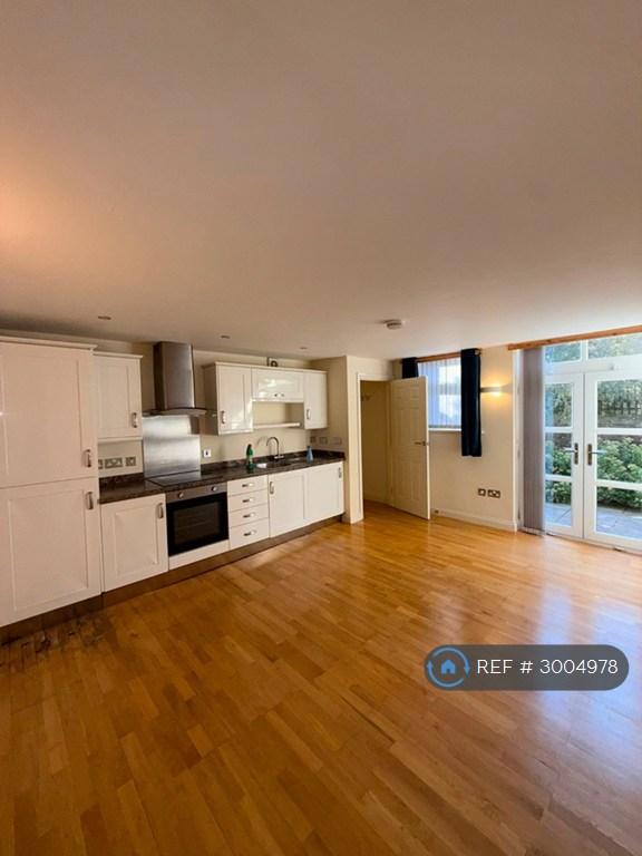 2 bedroom flat in The Old School House, Bradford, BD13 (2 bed) (#3004978)