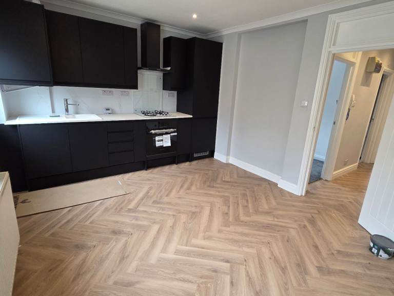 Stunning, Brand-New Refurbished 2-Bed Apartment with Private Balcony