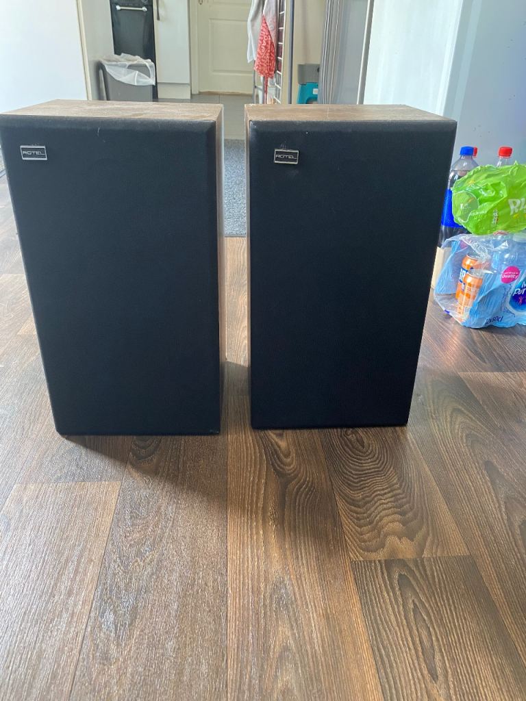 Rotel loud speakers 