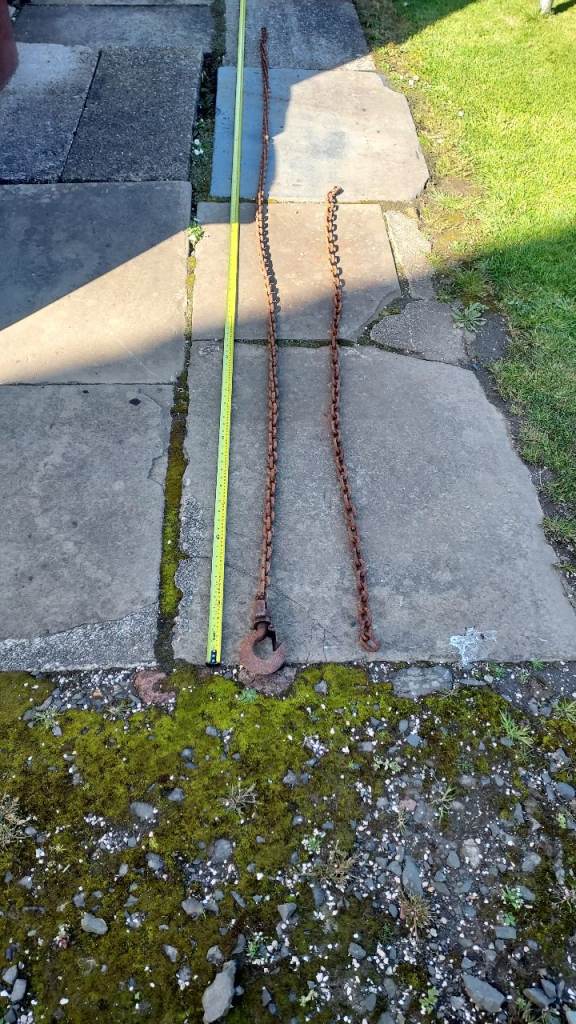 Steel lifting chains..YES ITS STILL AVAILABLE...OFFERS WILL BE IGNORED..