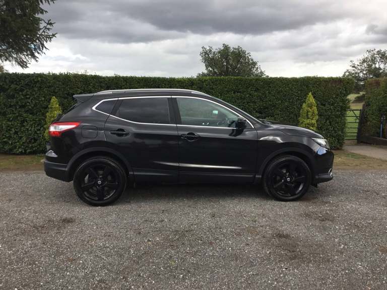 2015 Nissan Qashqai 1.5 dCi N-Tec+ 5dr HATCHBACK Diesel Manual