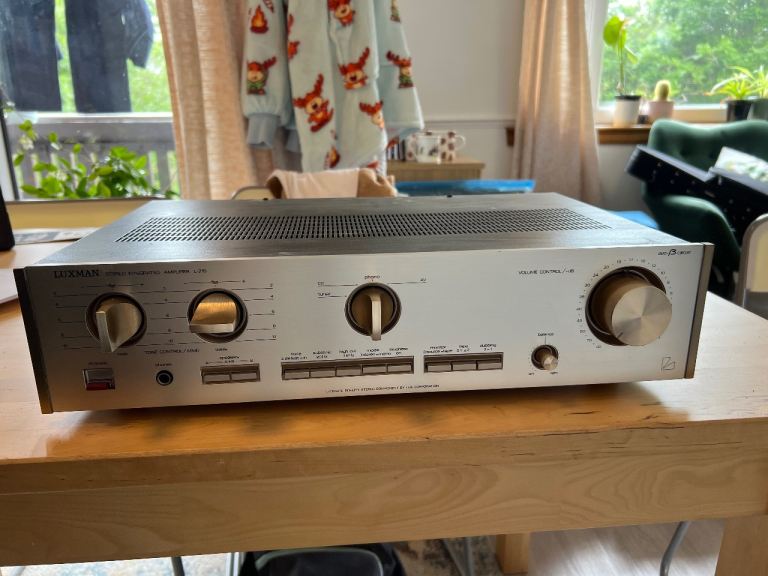 Luxman L-215 Vintage Stereo Integrated Amplifier