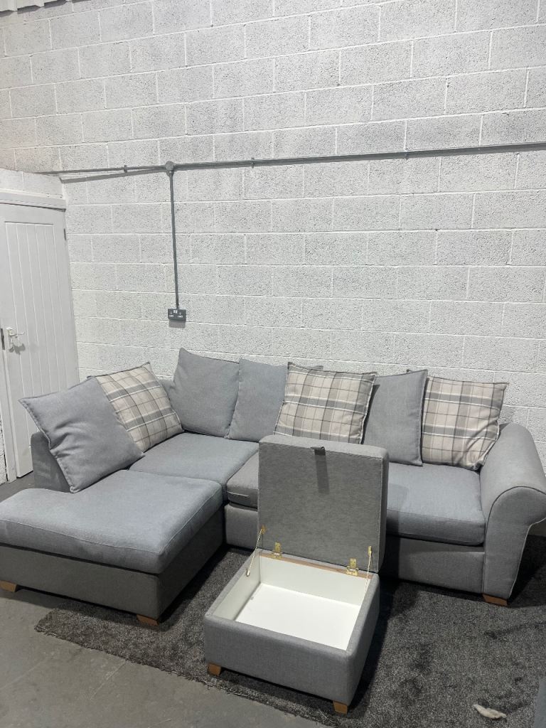 Dfs sofa L shape good condition delivery Available 