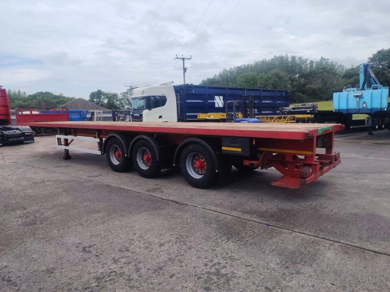 2016 Montracon Flat trailer Moffet brackets Front lift Rear steer axle BPW