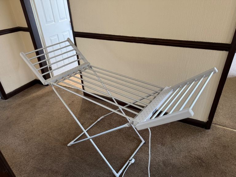 Electric clothes airer