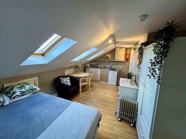 Includes Bills Converted Top Studio Flat Shower BedRoomOpenKitchenDiningSitting VeryNearTubeBusShops