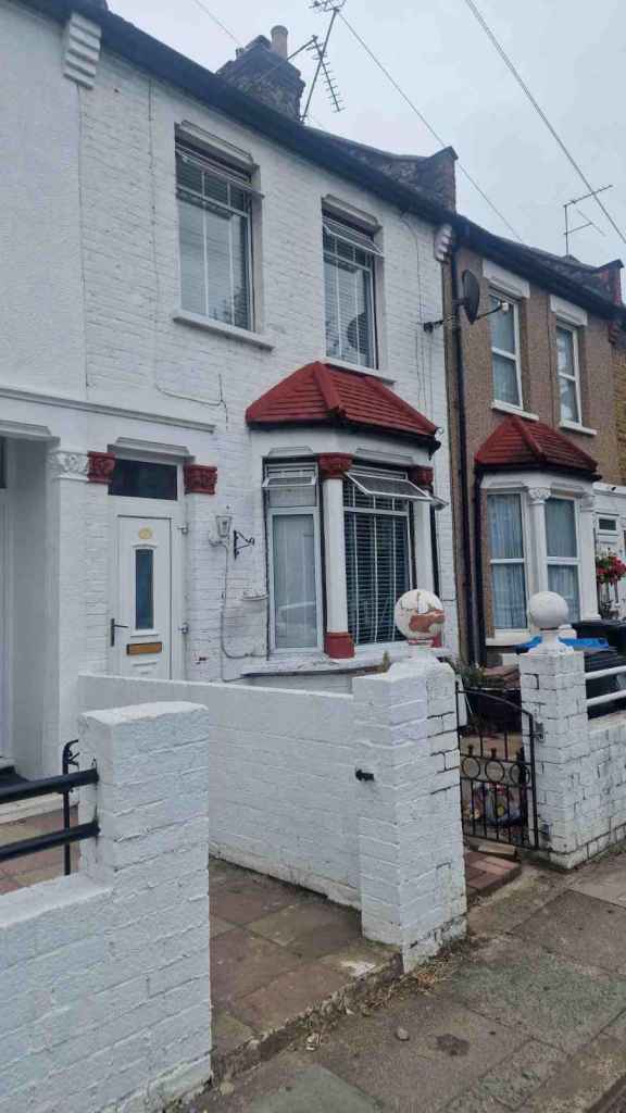 3 Bed Room House to Rent in Edmonton £2400 p/m