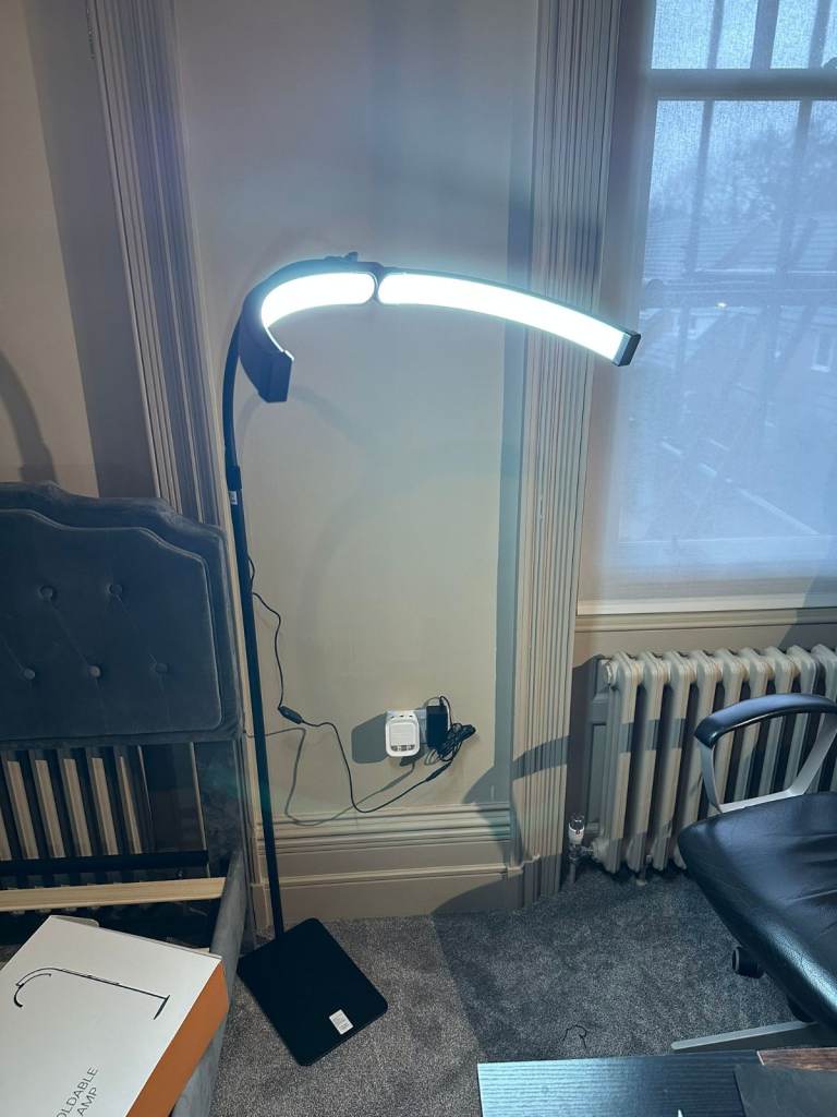 Brand new - Beauty Lamp Floor Standing