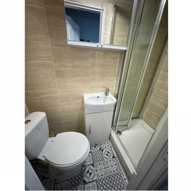 Luxury Affordable Studio Flats to Rent - Bills Included 