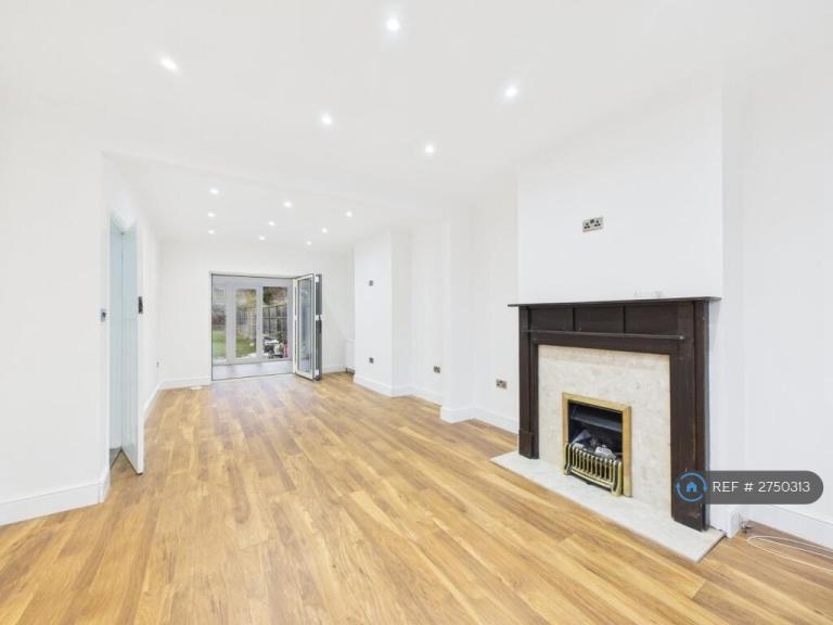 3 bedroom house in Langkey Roaf, Slough, SL3 (3 bed) (#2750313)