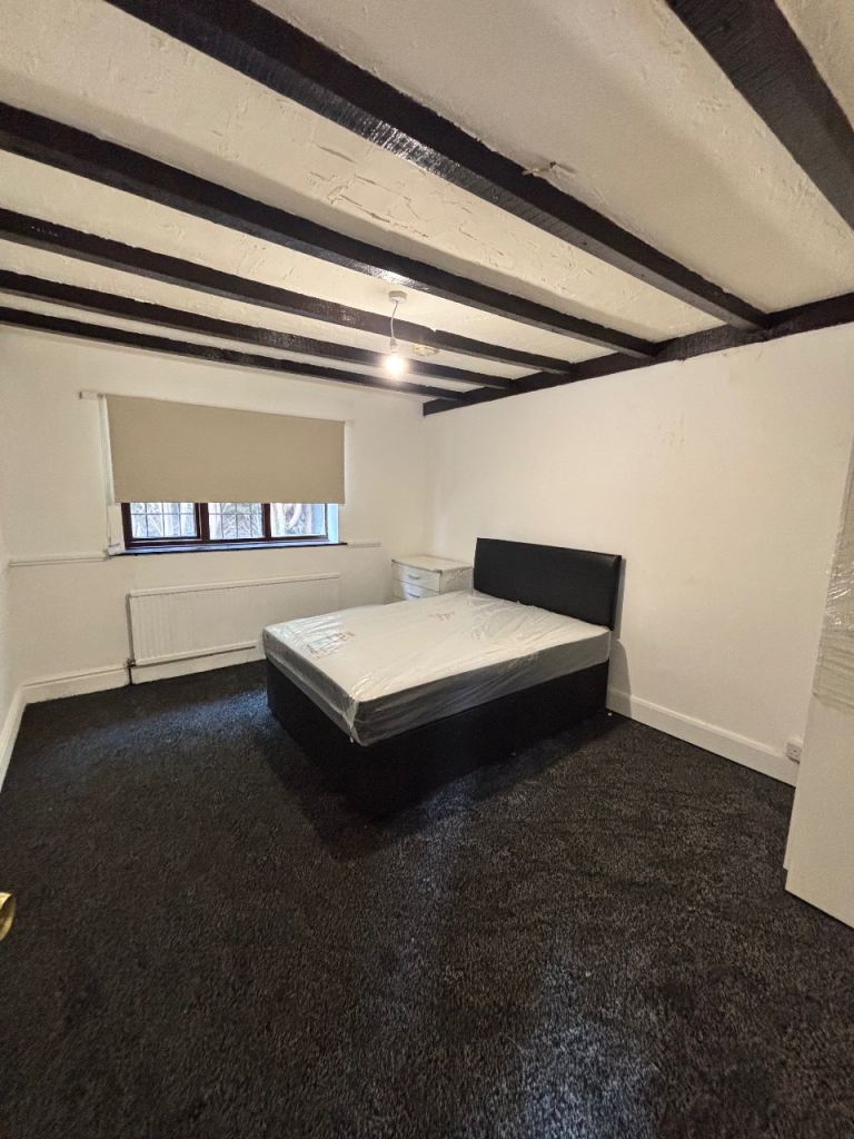 Furnished Double Room to Rent**£0 DEPO**Parking **Garden**