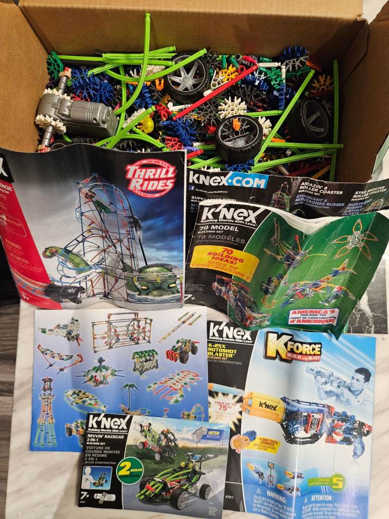 HUGE bundle of Kinex building sets