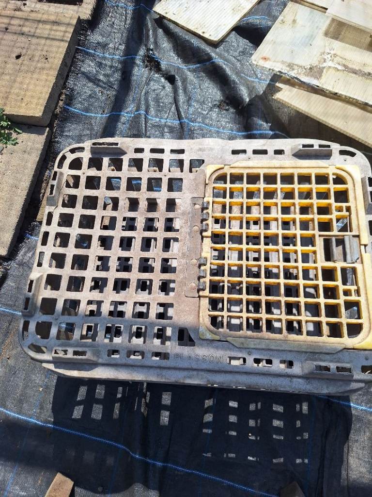 Poultry carrying crate 