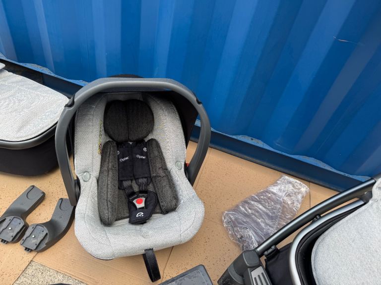 Oyster 3 Full Stroller Pram Travel System with Car Seat