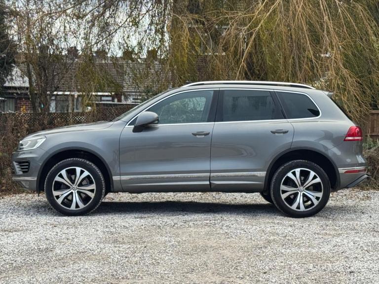 2016 Volkswagen Touareg 3.0 TDI V6 BlueMotion Tech R-Line Tiptronic 4WD Euro 6 (s/s) 5dr ESTATE D...