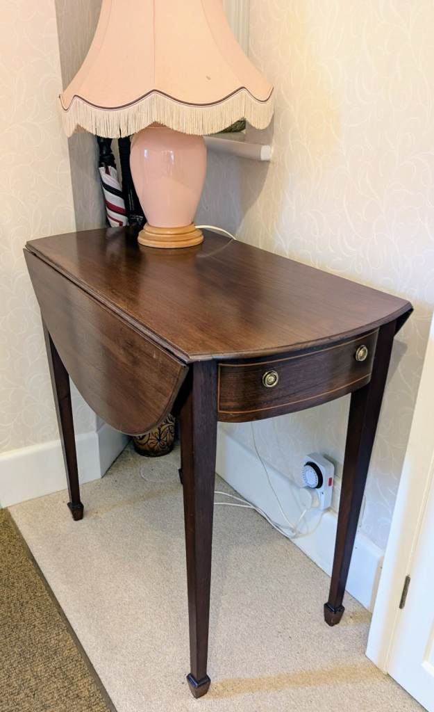Drop leaf console table