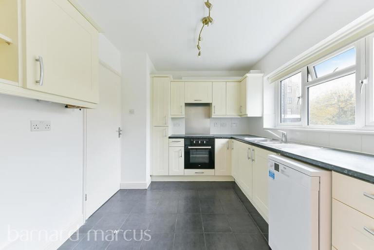 2 bed flat for rent Ealing w5 Hangerlane 