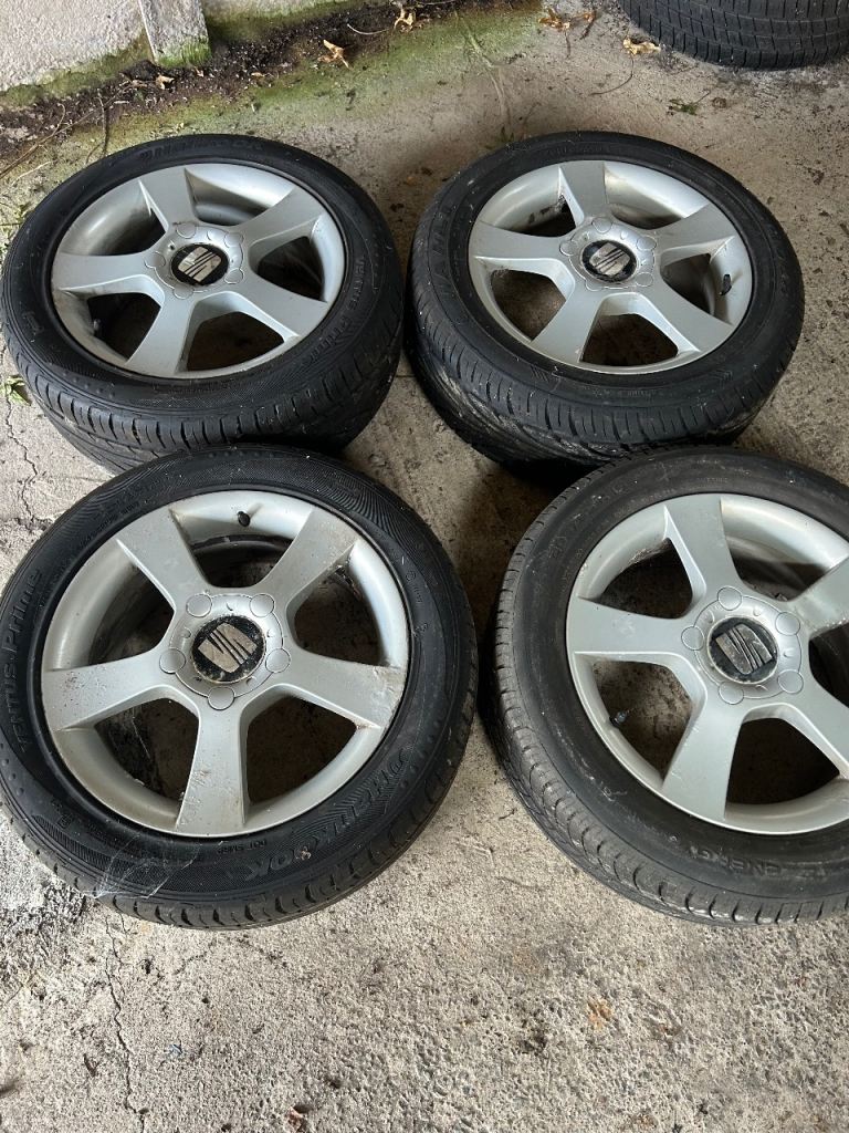 Seat wheels and tyres
