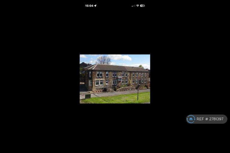 2 bedroom flat in Park House, Horsforth, Leeds, LS18 (2 bed) (#2781397)