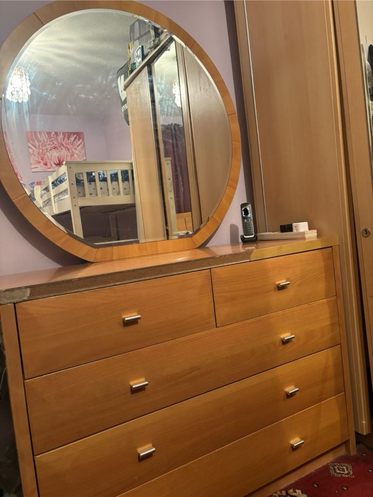 Vanity drawer with mirror 