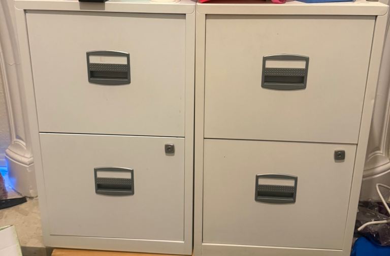Set of two metal filing cabinets