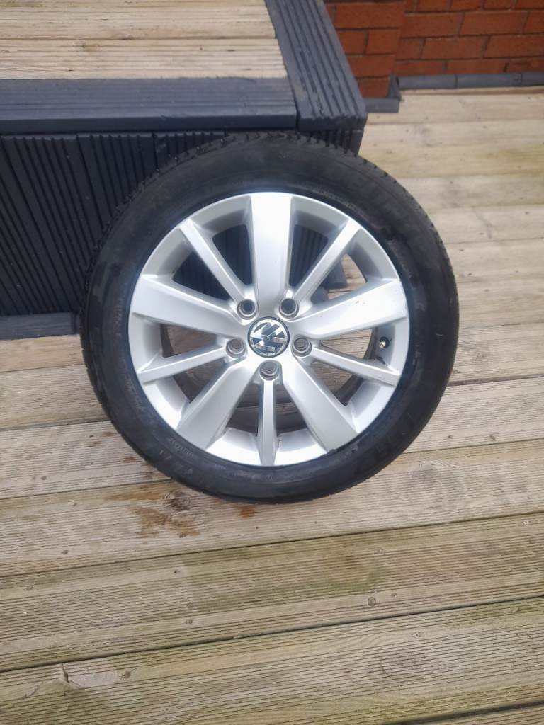 Volkswagon alloy wheel 