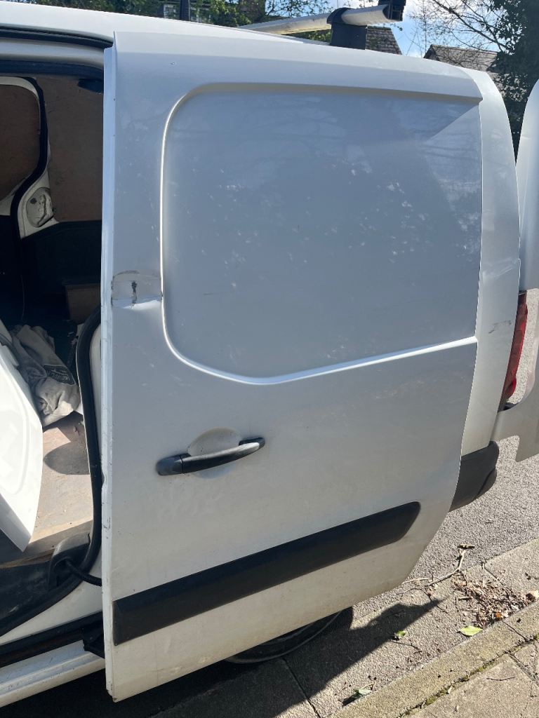 Citroen berlingo door