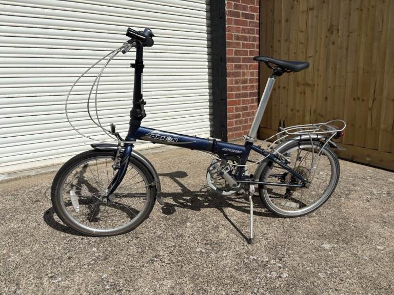 Dahon Vybe 20 Inch Folding Bike ideal commuter bike with luggage rack