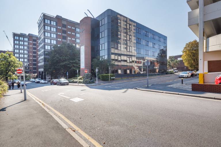London - BR1 1LU \ Private Office with 2 Desks