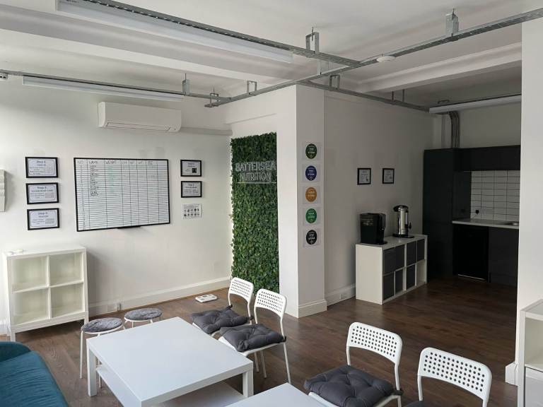 NEWLY REFURBISHED ** STUDIO ** TO LET ** FLEXIBLE TERMS ** SE25 ** NORWOOD **