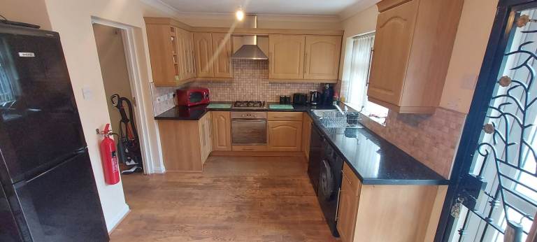 Room to rent in shared property