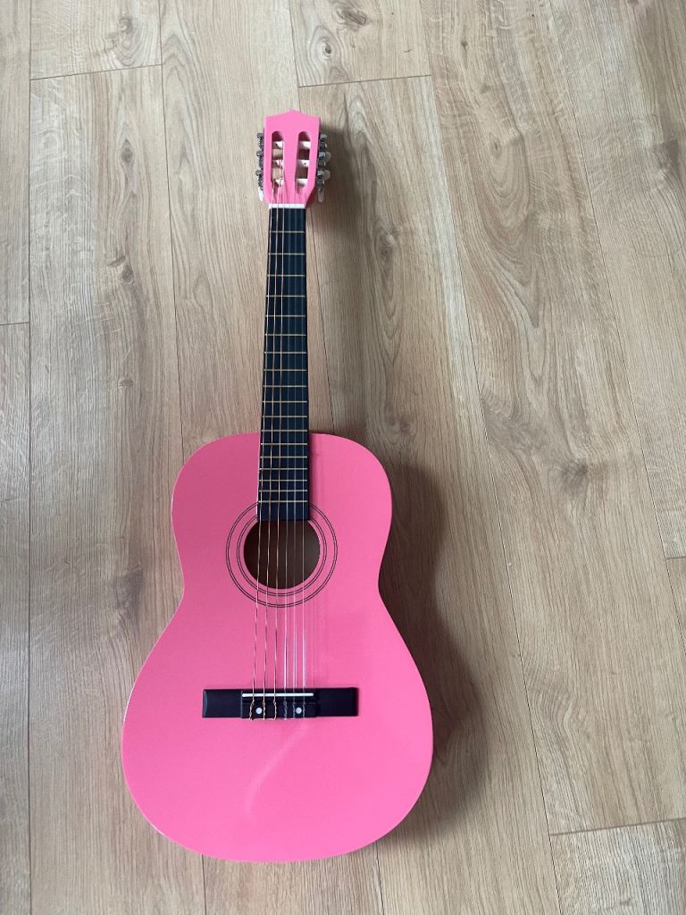 Pink Guitar with Original Packaging – Unused, Excellent Condition