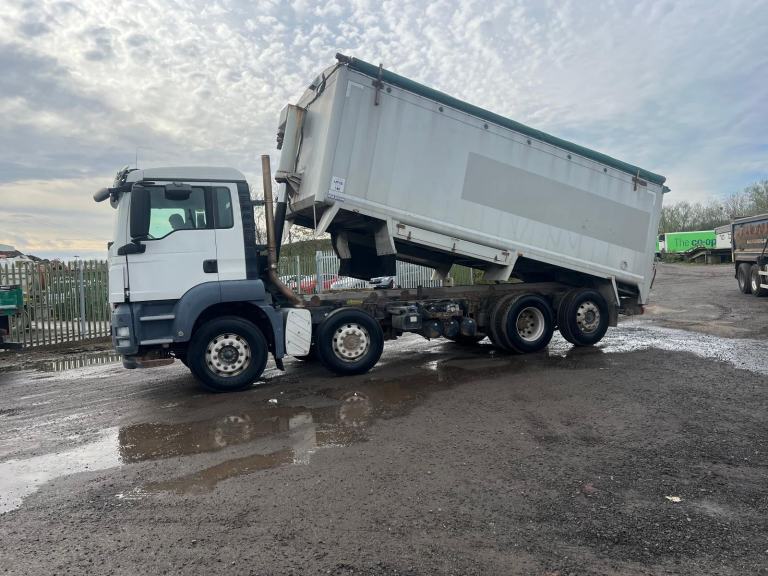 MAN/ ERF TGS 32 8X2 MULDOON BULK BLOWER  REAR STEER