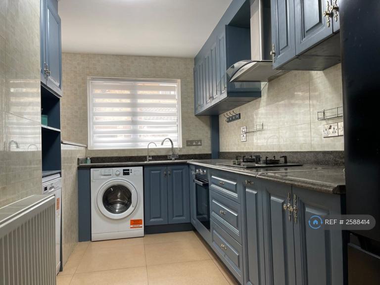 4 bedroom house in Canterbury Place, London, SE17 (4 bed) (#2588414)