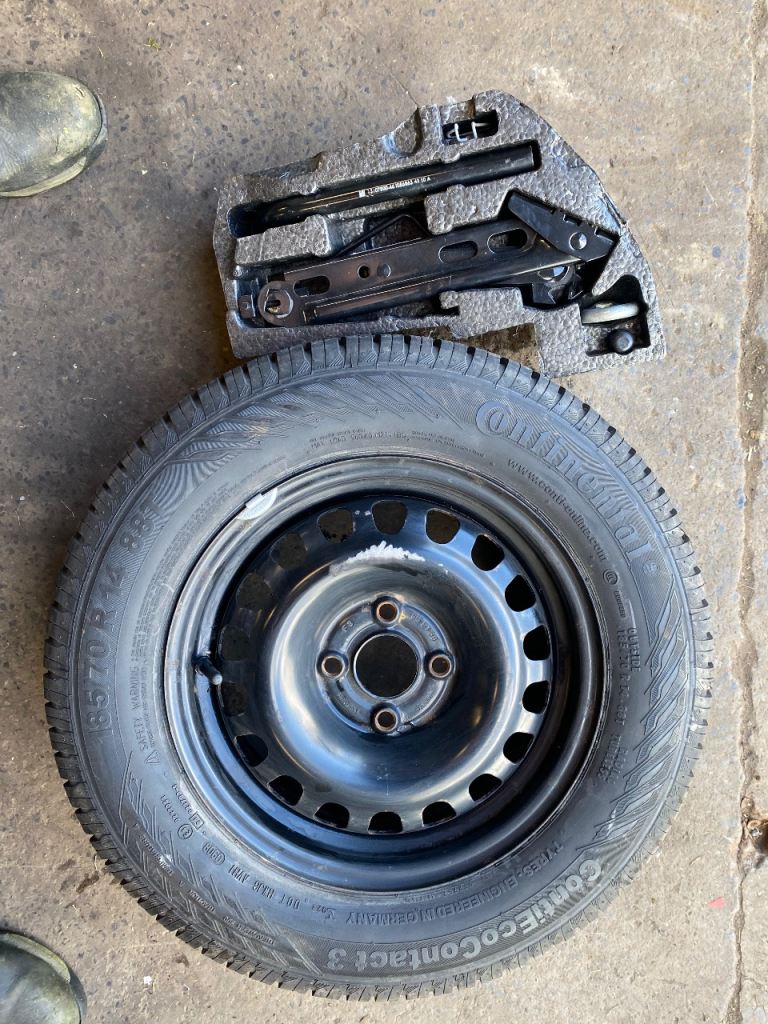Vauxhall corsa d e full size spare wheel and full tool kit £45